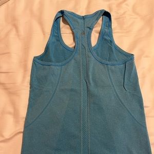 Lululemon workout tank